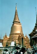 WatPhraKaeo-Chedi2.jpg